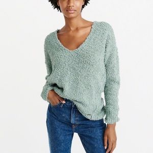 EUC ABERCROMBIE & FITCH SWEATER